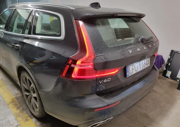 Volvo V60 cena 83000 przebieg: 187000, rok produkcji 2018 z Puławy małe 137
